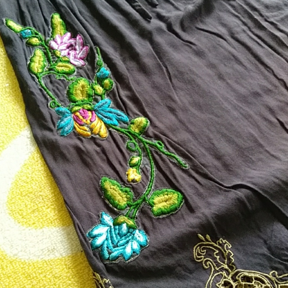 Embroidered Tunic - Picture 3 of 6